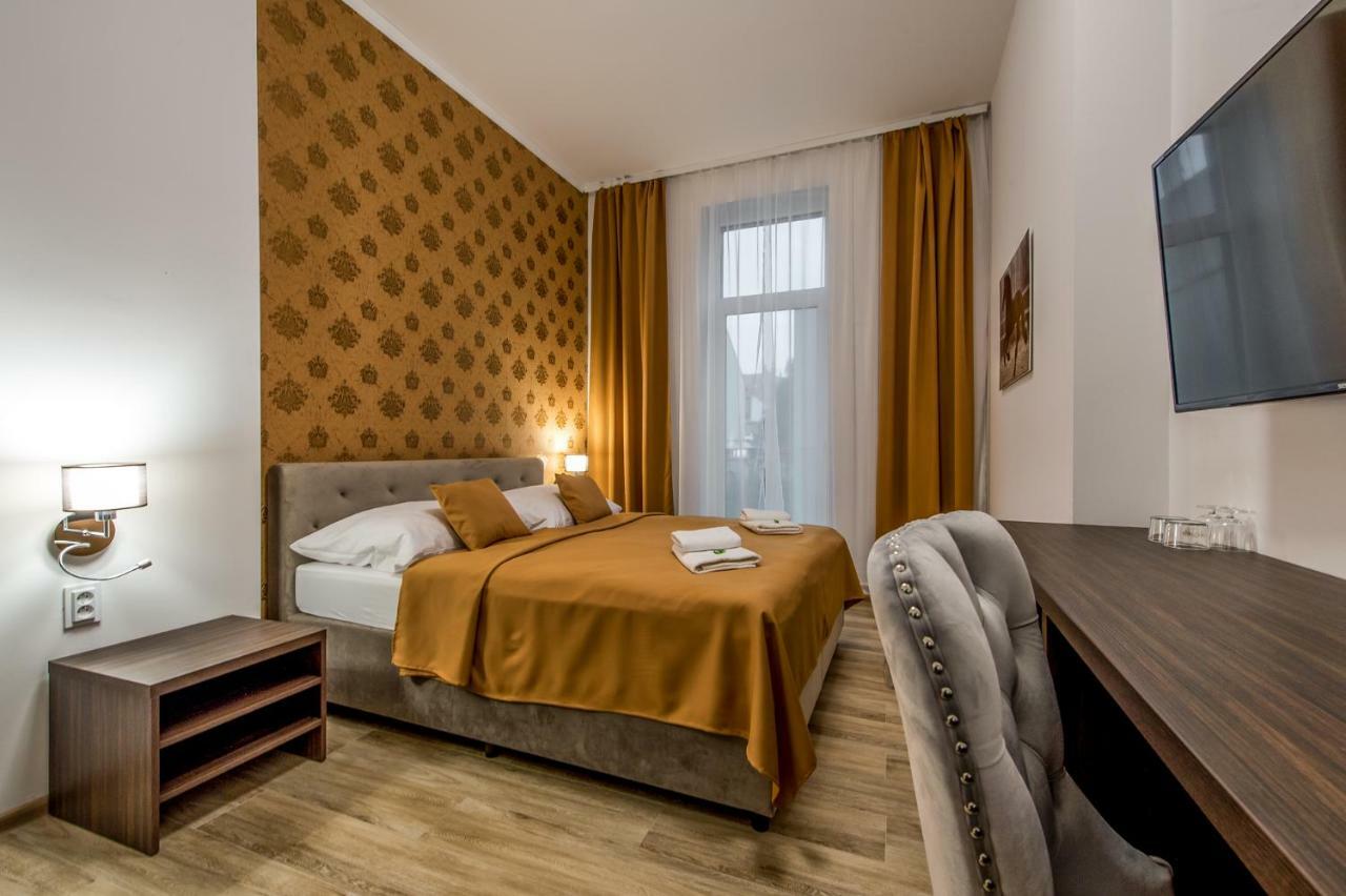 Hotel Black Horse Prešov Esterno foto